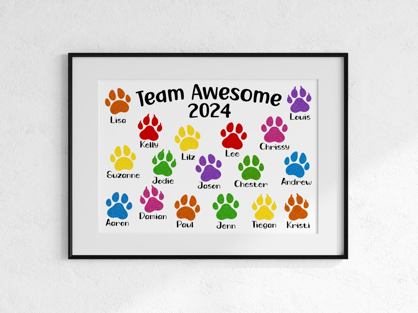 a picture of a dog&#39;s paw prints on a wall